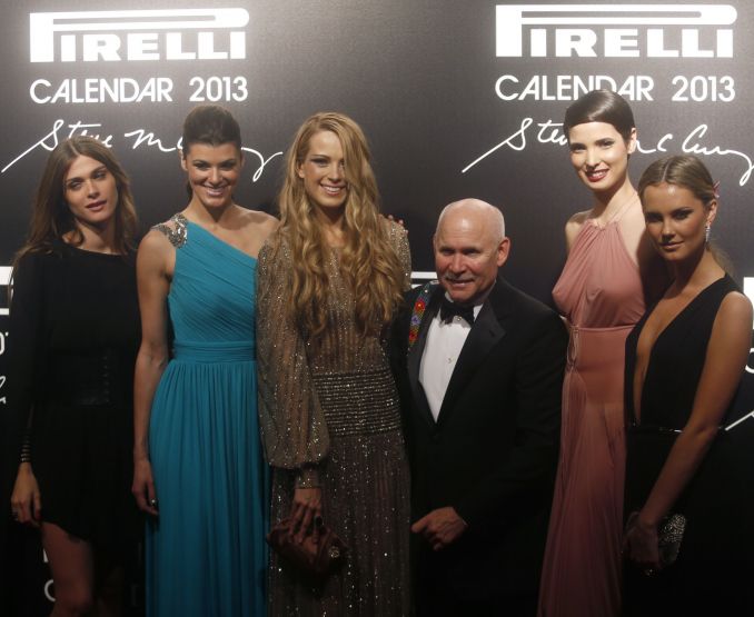 Steve'as McCurry su Elisa Sednaoui, Summer Rayne Oakes, Petra Nemcova, Hanaa Ben Abdesslem ir Kyleigh Kuhn