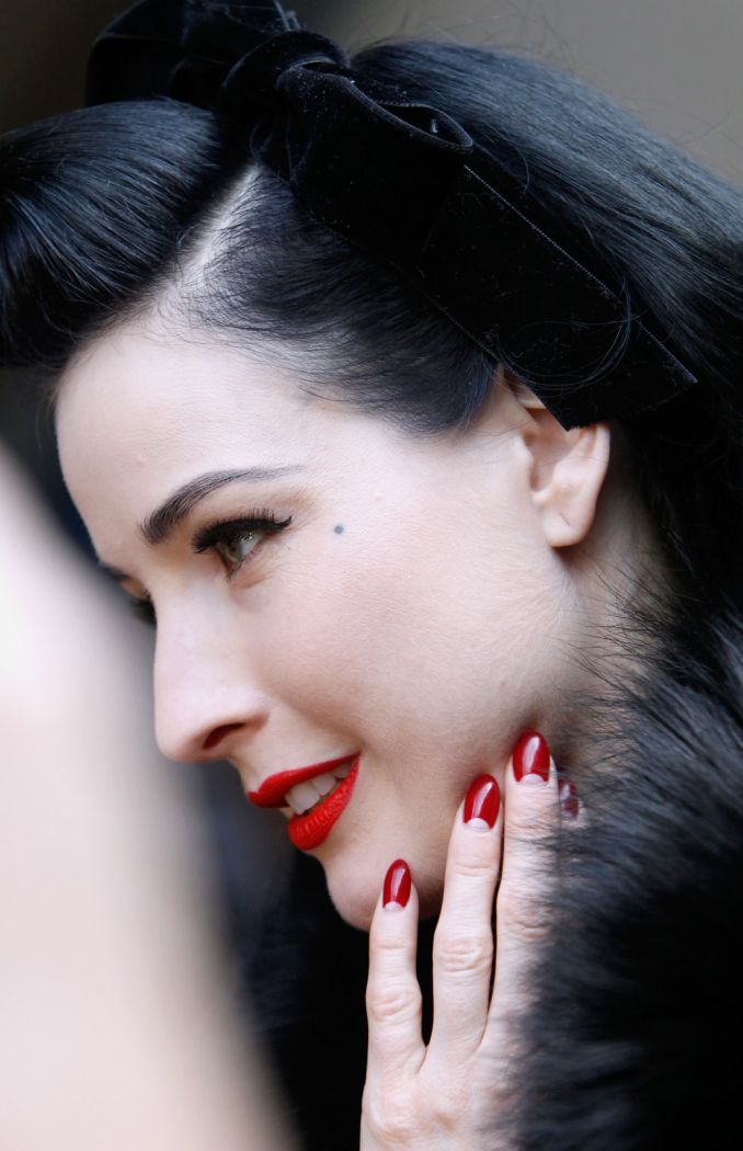 Burleskos šokėja Dita Von Teese