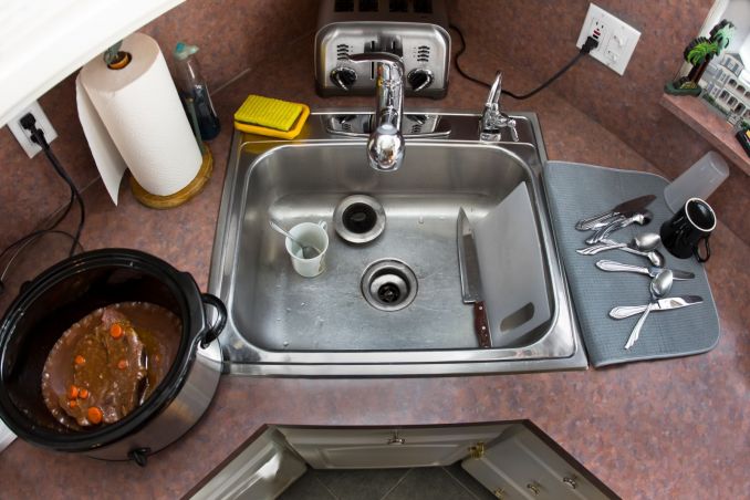 Daugelis lietuvių nepagalvoja, ką stambios maisto atliekos gali padaryti nuotekų vamzdžiams