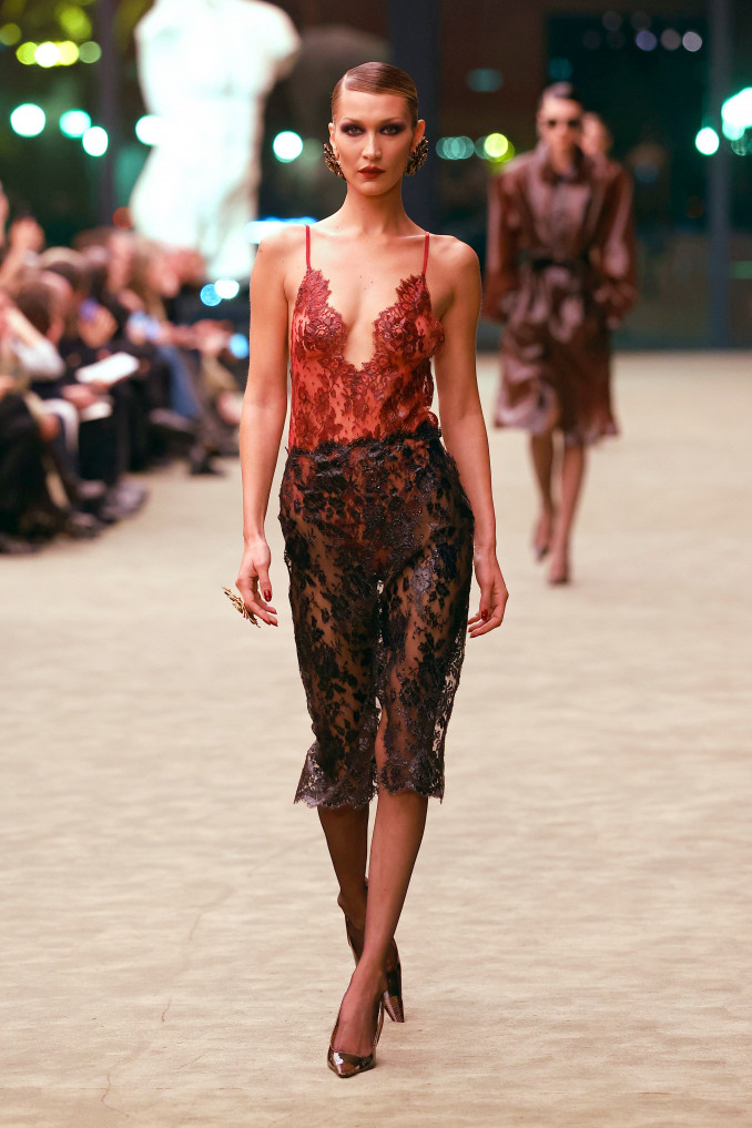 „Saint Laurent“ 2026-2027 m. rudens ir žiemos kolekcija