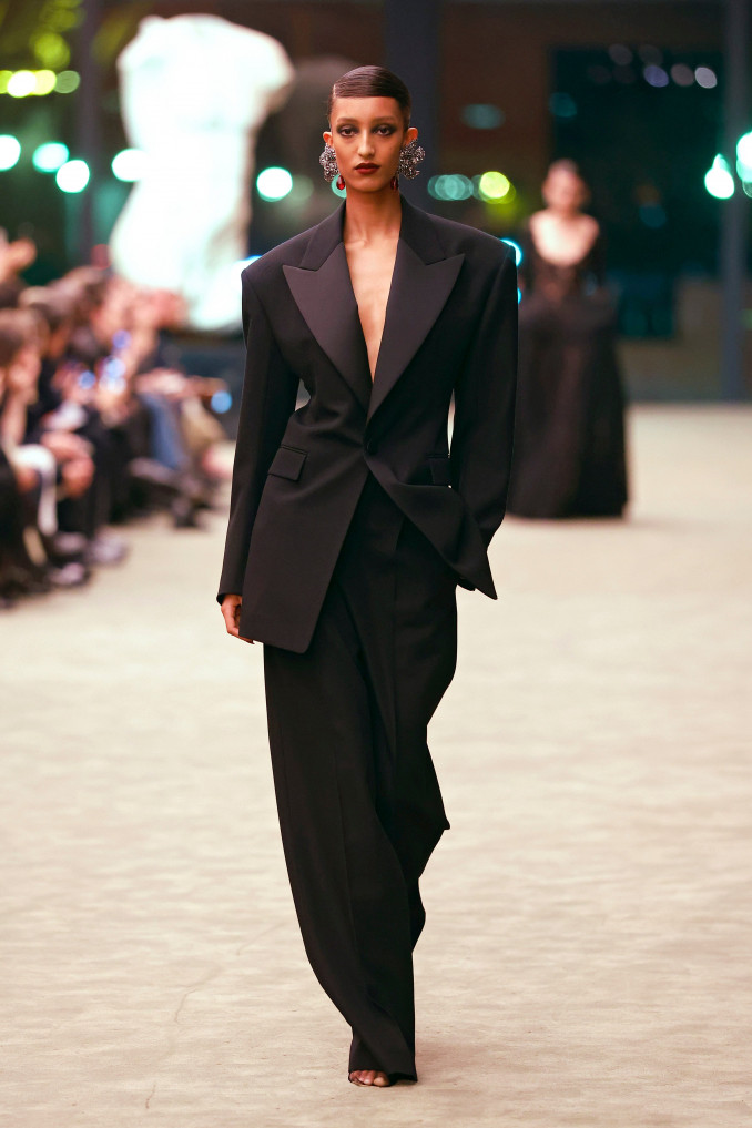 „Saint Laurent“ 2026-2027 m. rudens ir žiemos kolekcija