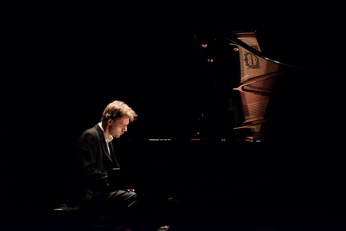 Pianistas ir kompozitorius Andrius Žlabys: ir vėl paskutinė gaida vienos frazės yra kitos frazės pradžia