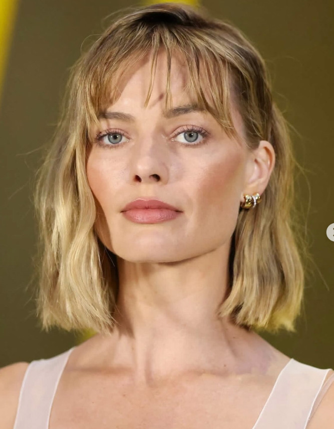 @cervandohair Margot Robbie