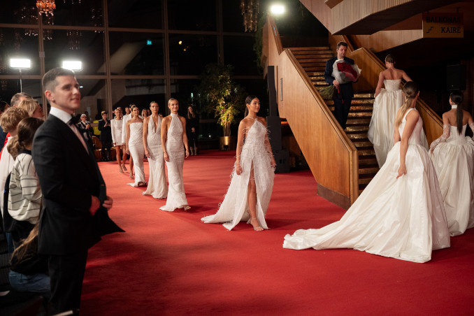 Vestuvinių suknelių kolekcija