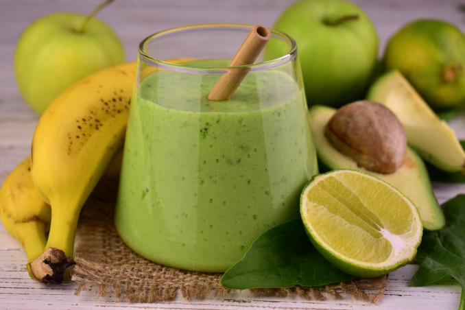 Liekninantis avokado kokteilis