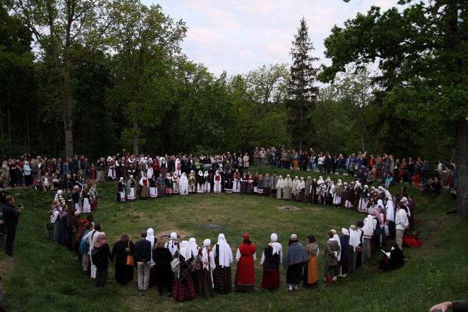 Lietuvos nacionalinis dramos teatras kviečia giedoti „Sausio sutartines“