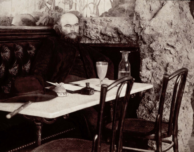 Poetas mėgo gurkšnoti absentą Paryžiaus kavinėje „Café François 1er“. 1892 m.