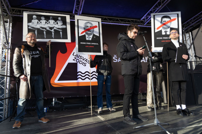Protestas „Šalin rankas nu laisvo žodžio! Nepasiduosime“.