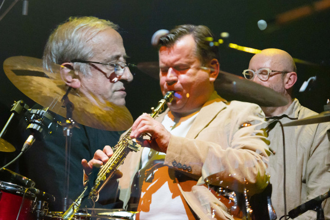 „Vilnius Mama Jazz“ tęsiasi: lietuviškos scenos atradimai ir trys vakaro žvaigždės