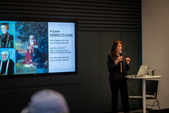 2.	Evos Mattsson paskaita Lietuvos nacionalinio muziejaus Istorijų namuose