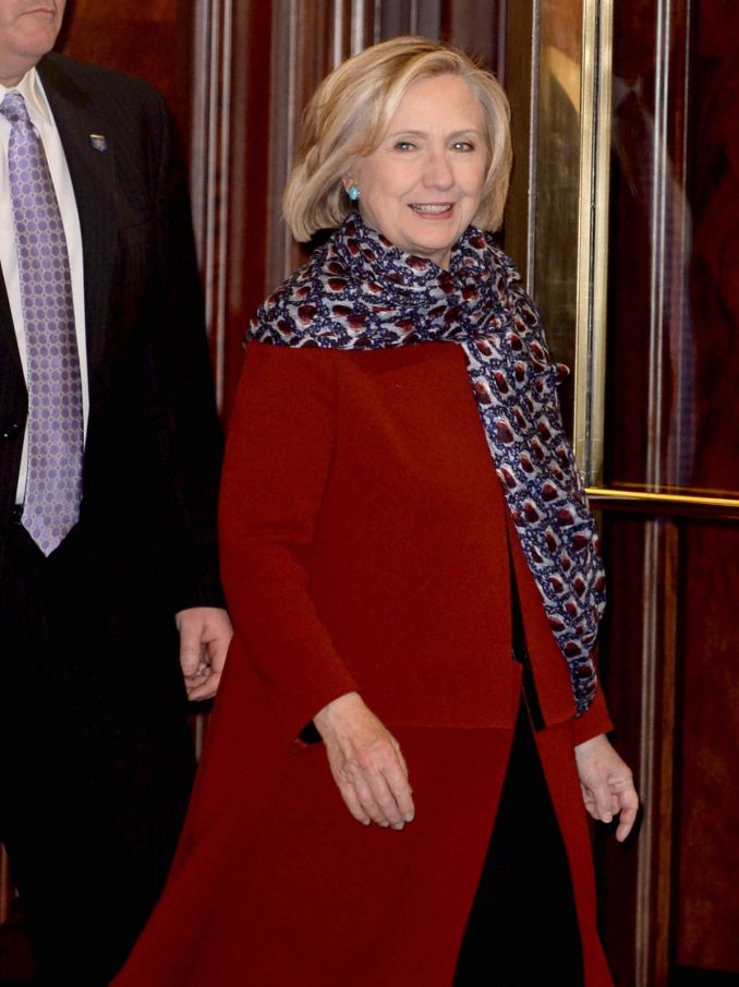 H. Clinton moka derinti aksesuarus