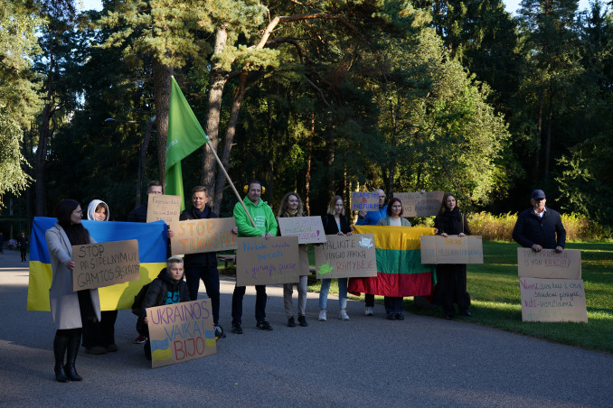 Prie Vingio parko vykusiame proteste skambėjo raginimai riboti fejerverkus