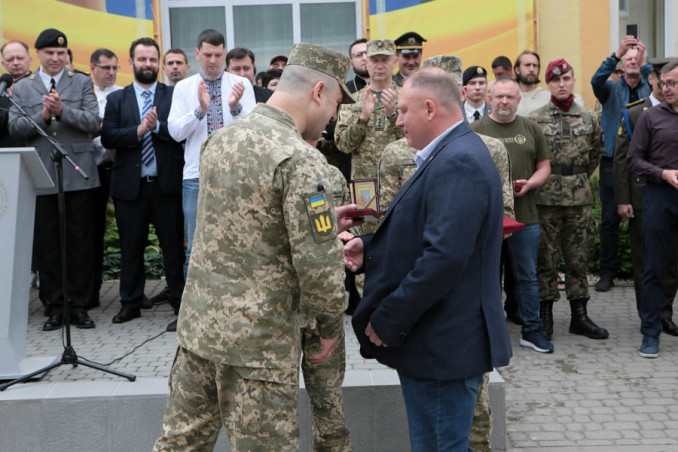 Už pagalbą Ukrainai apdovanoti keturi lietuviai – savanoriai: „Gavome skubų signalą“