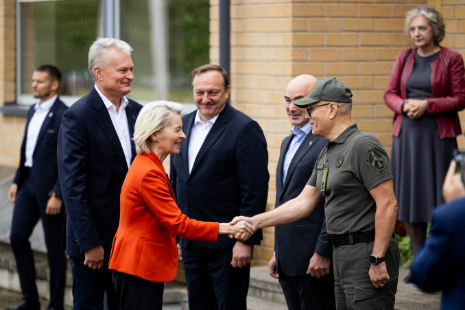 Pasienyje su Baltarusija apsilankiusi U. von der Leyen: kai testuojama Lietuva, testuojama ir visa Europa