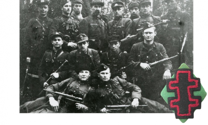 Dainavos apygardos vadovybė. Viduryje stovi ketvirtas iš kairės apygardos vadas D. Jėčys‑Ąžuolis (1947 04)