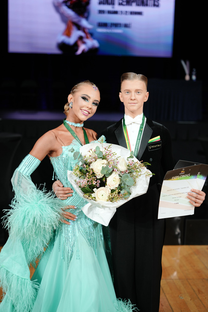 Uža ir Juknevičiūtė tapo Lietuvos standartinių šokių čempionais ir iškovojo kelialapį į pasaulio čempionatą