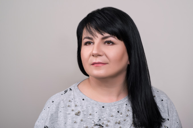 Užpildote juos per tamsiu atspalviu